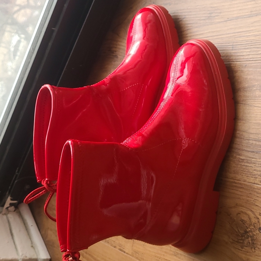 Stuart Weitzman, Bright red rain boots. Size 8.